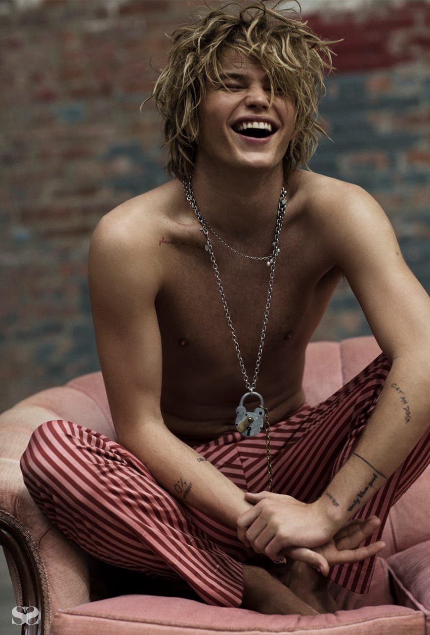 Curious about where is Jordan Barrett from? Uncover details about the famous models hometown and background.