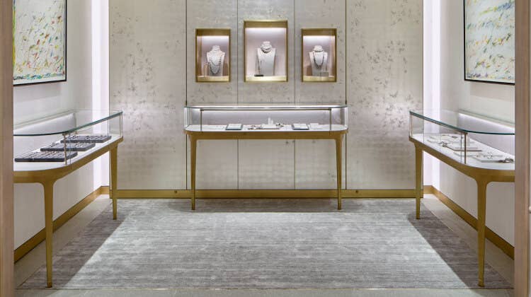 Planning a visit to David Yurman Aventura Mall? Discover the exclusive jewelry collections available in store now.