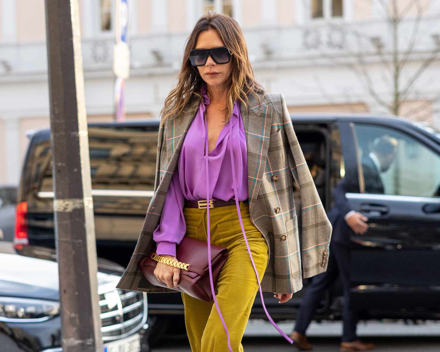 Victoria Beckham Casual Style: Get Her Look Now!