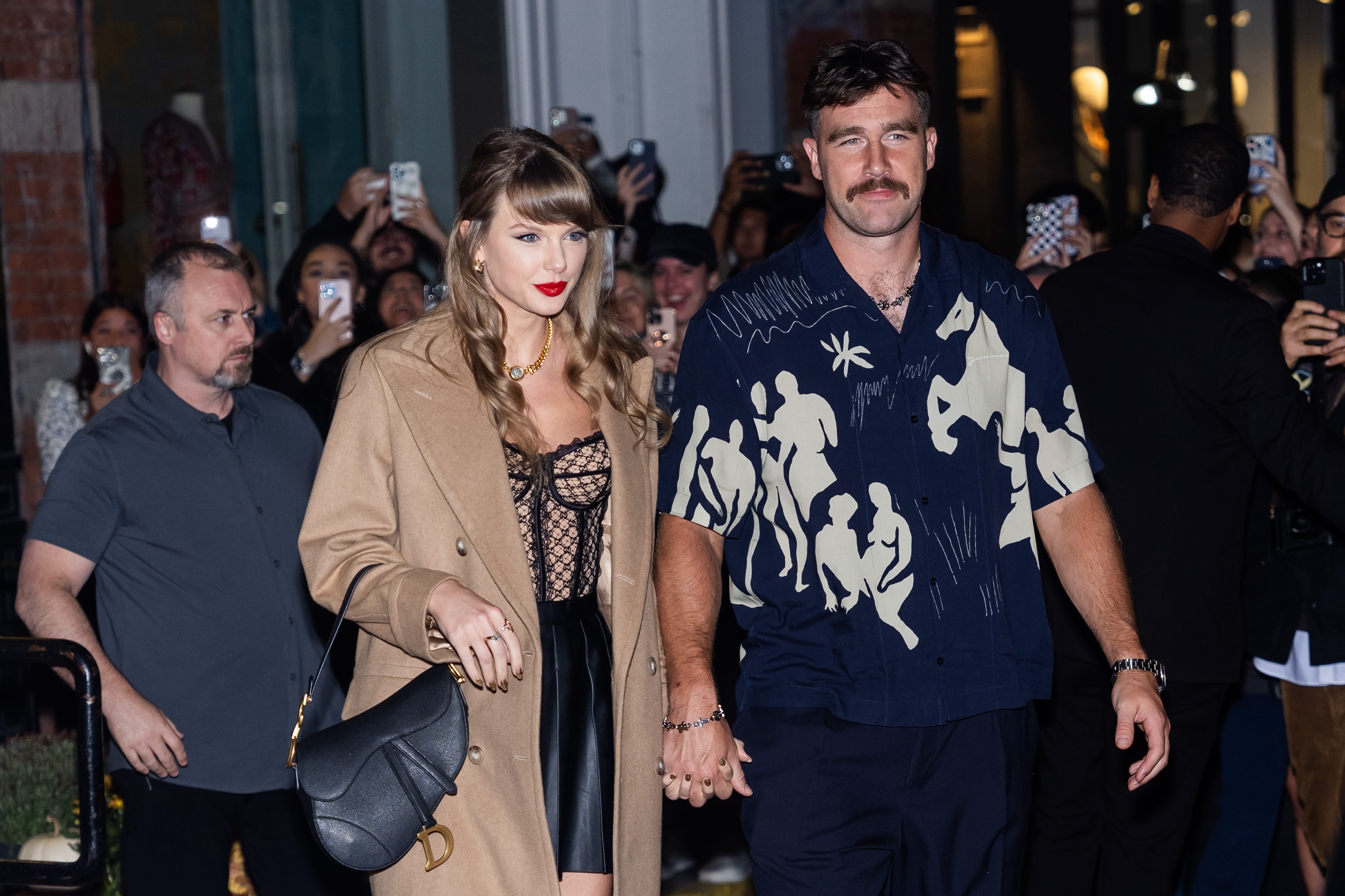 Taylor Swift & Travis Kelce: Steal Her Gameday Outfit!