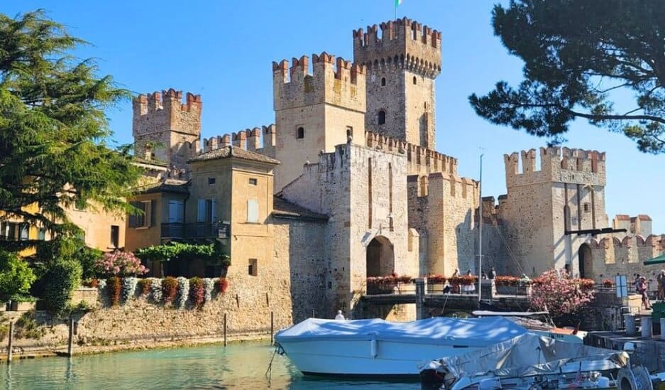 Want to find castles in Italy for free? Check this list of beautiful fortresses you can explore for zero cost.