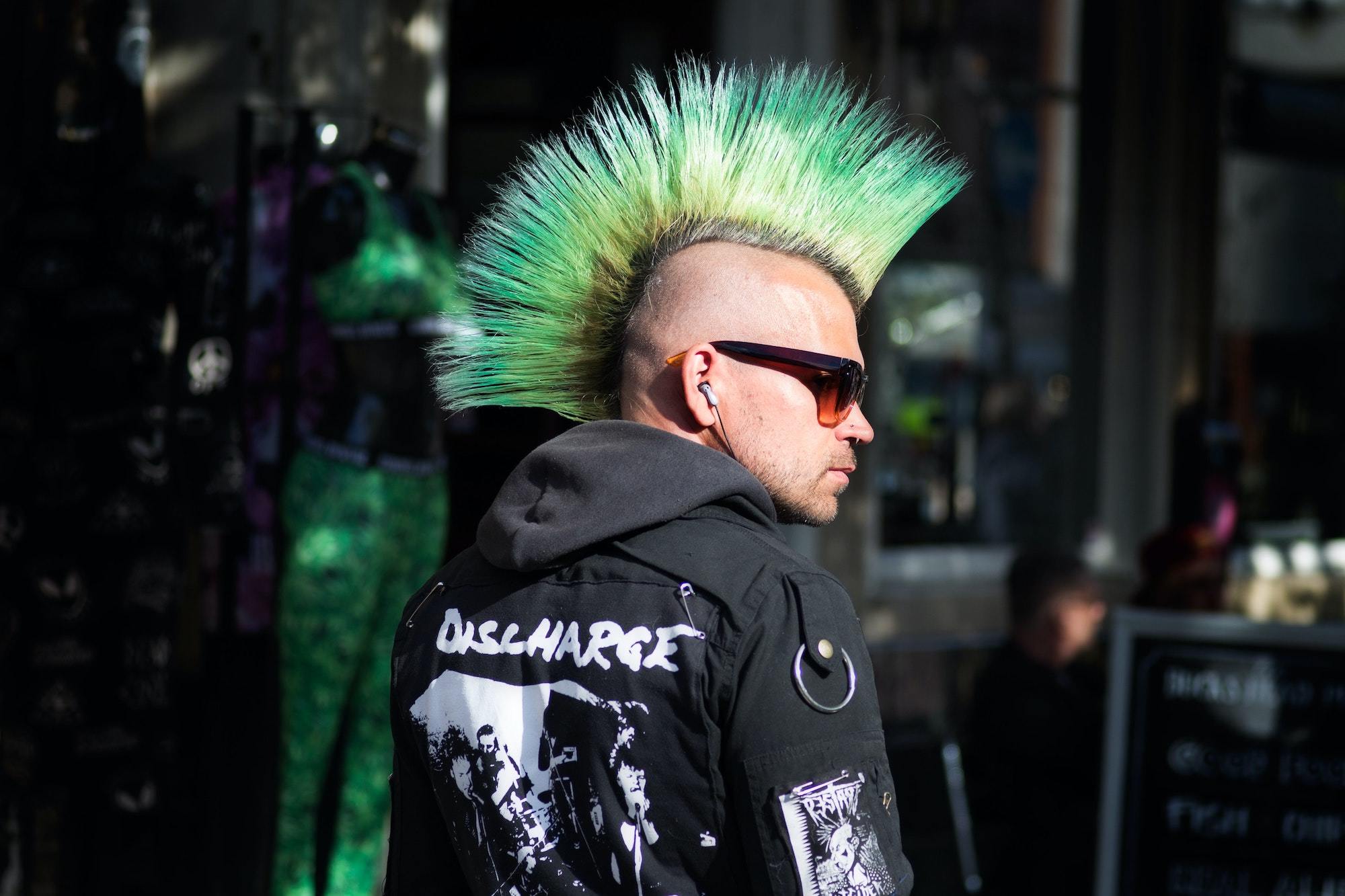 Maintaining a professional mohawk hairstyle made easy? Simple tricks for daily upkeep.