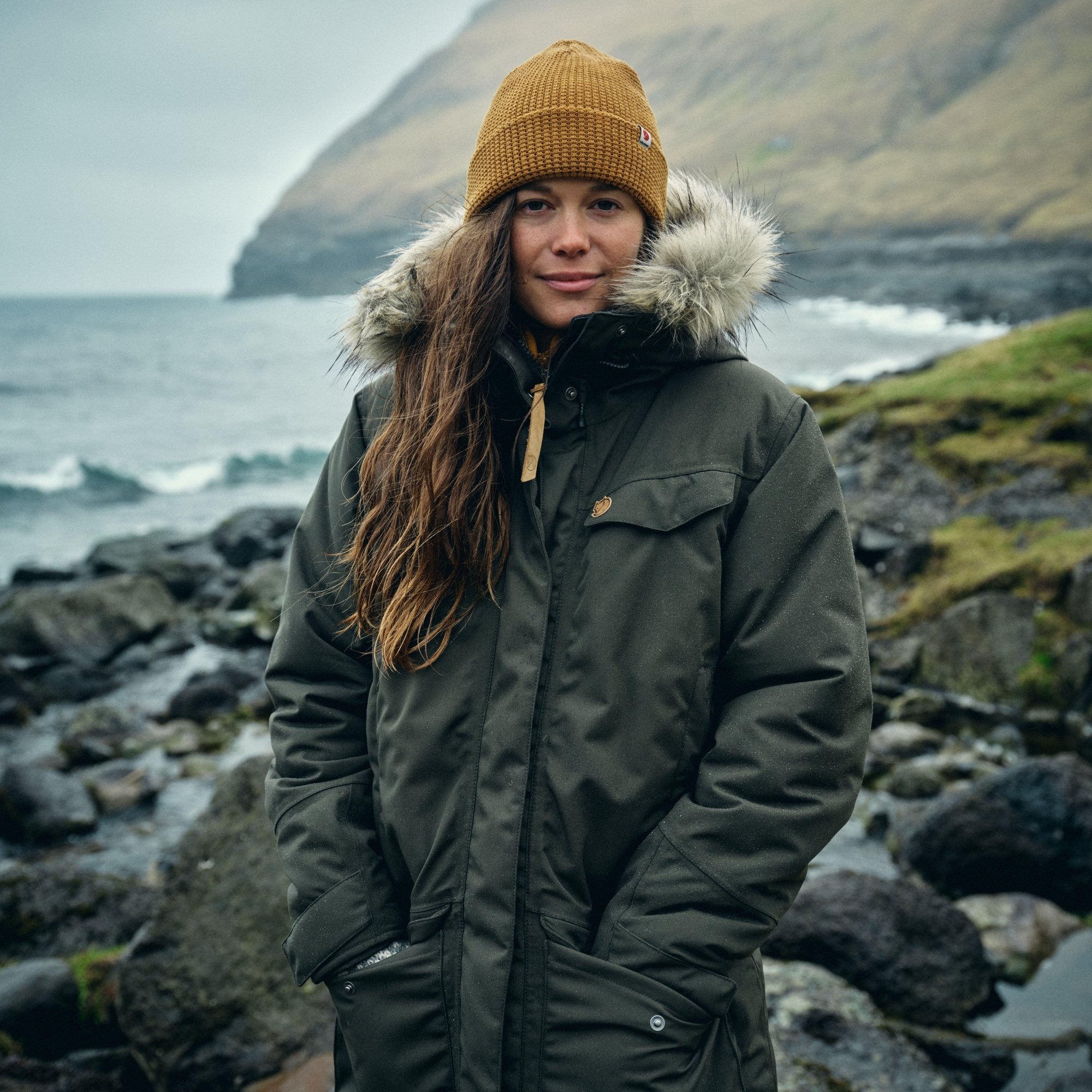 Need warm winter coats images quickly? Find cozy and trendy coat pictures easily right here for you.
