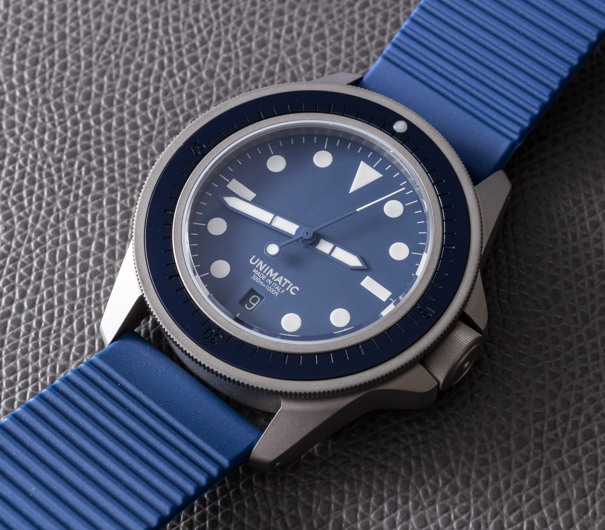 What is a Unimatic Titanium watch? (Learn about its strong features and cool Italian design)
