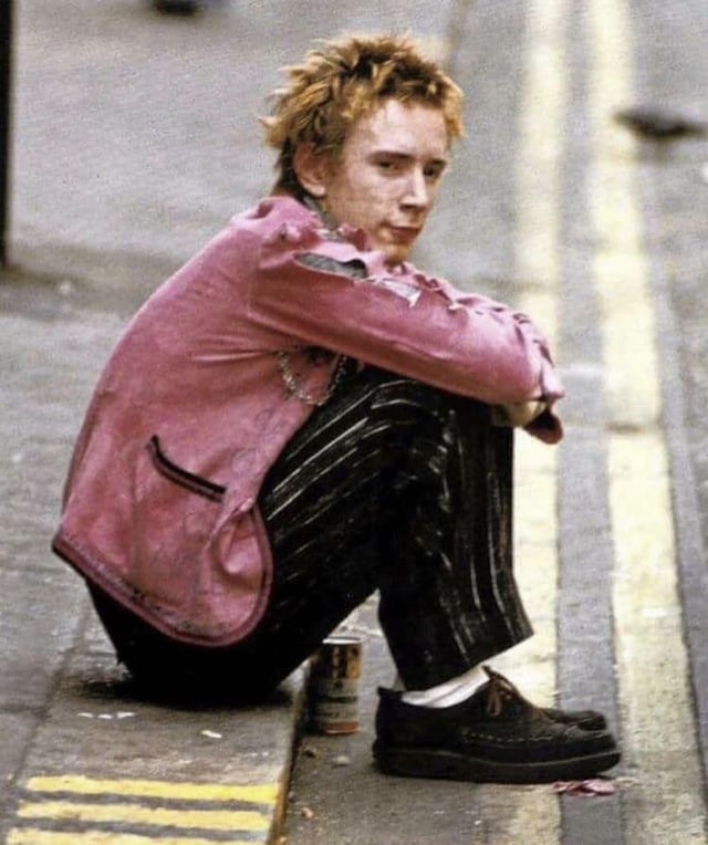 Need to know what kind of shoe is johnny wearing? Here is exactly where you can find his cool style!