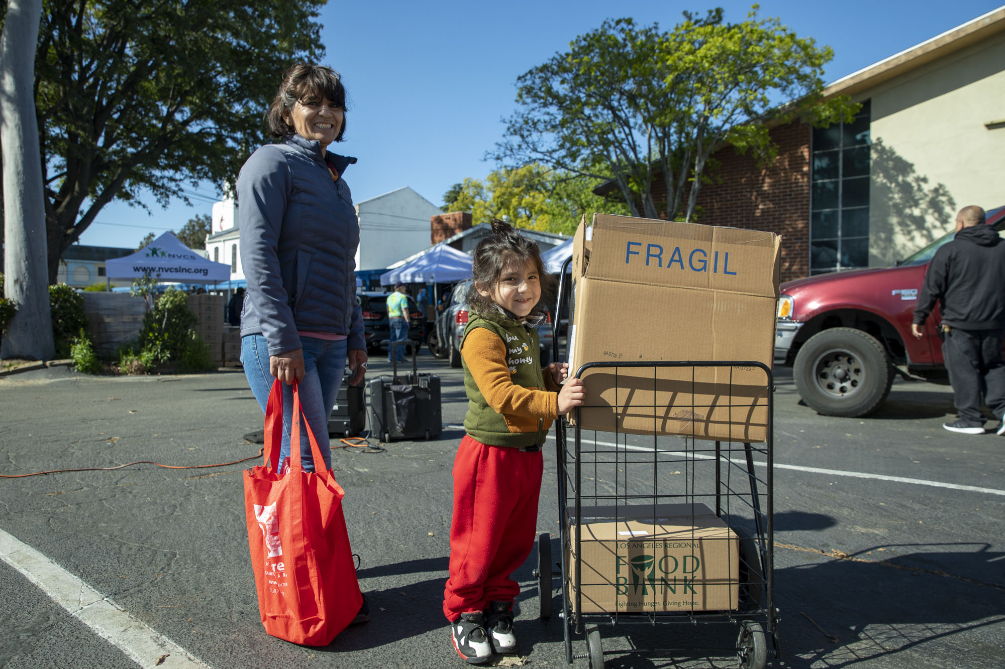 How to donate to la regional food bank city of industry? Find out what items they need most.