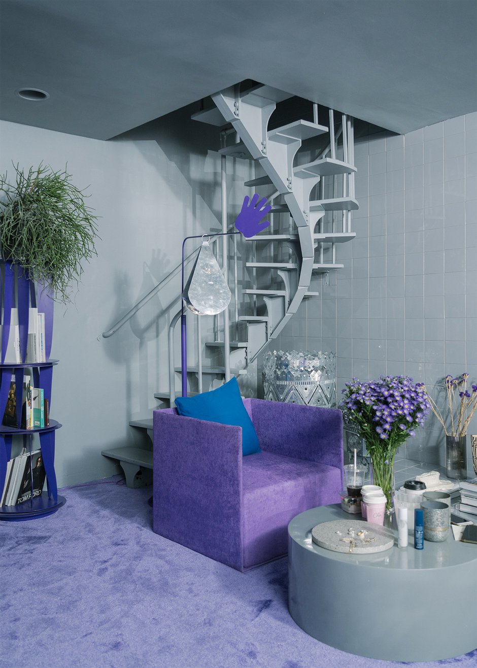 Whats Harry Nurievs design style like? Learn about his unique and colorful approach to furniture.