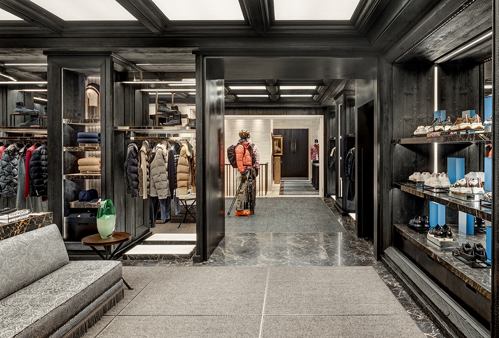 Your complete shopping guide for Moncler Chicago (Tips for a luxury experience and finding top items)