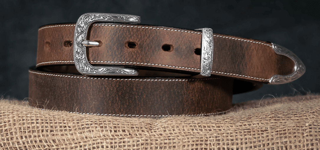 Want to know how to make leather belts yourself? Discover the basic techniques anyone can learn quickly.