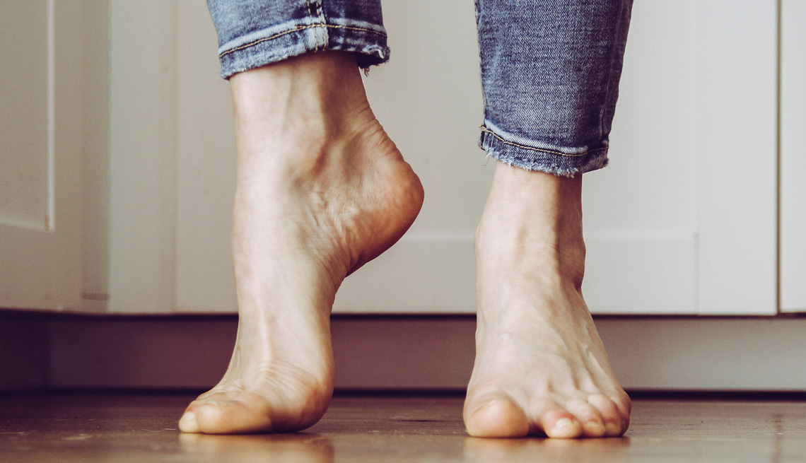 Big Shoe Problems for Women with Large Feet? Solve Them with These Smart Solutions!