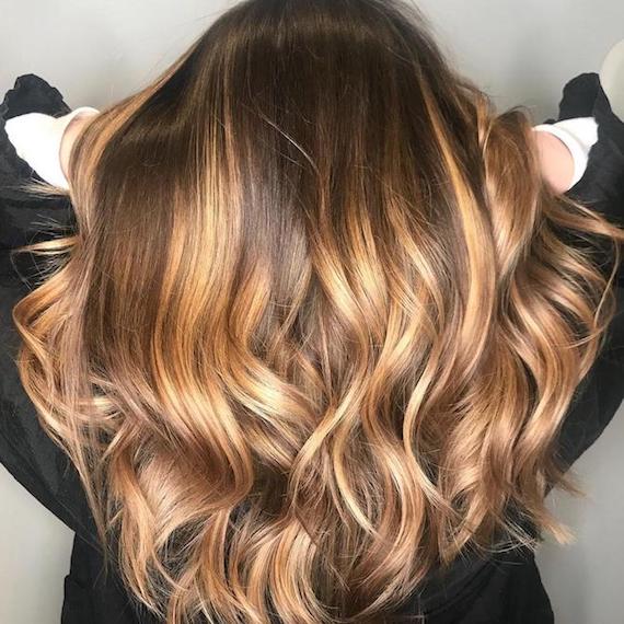 Maintaining caramel blonde highlights on blonde hair is easy with these top product recommendations.