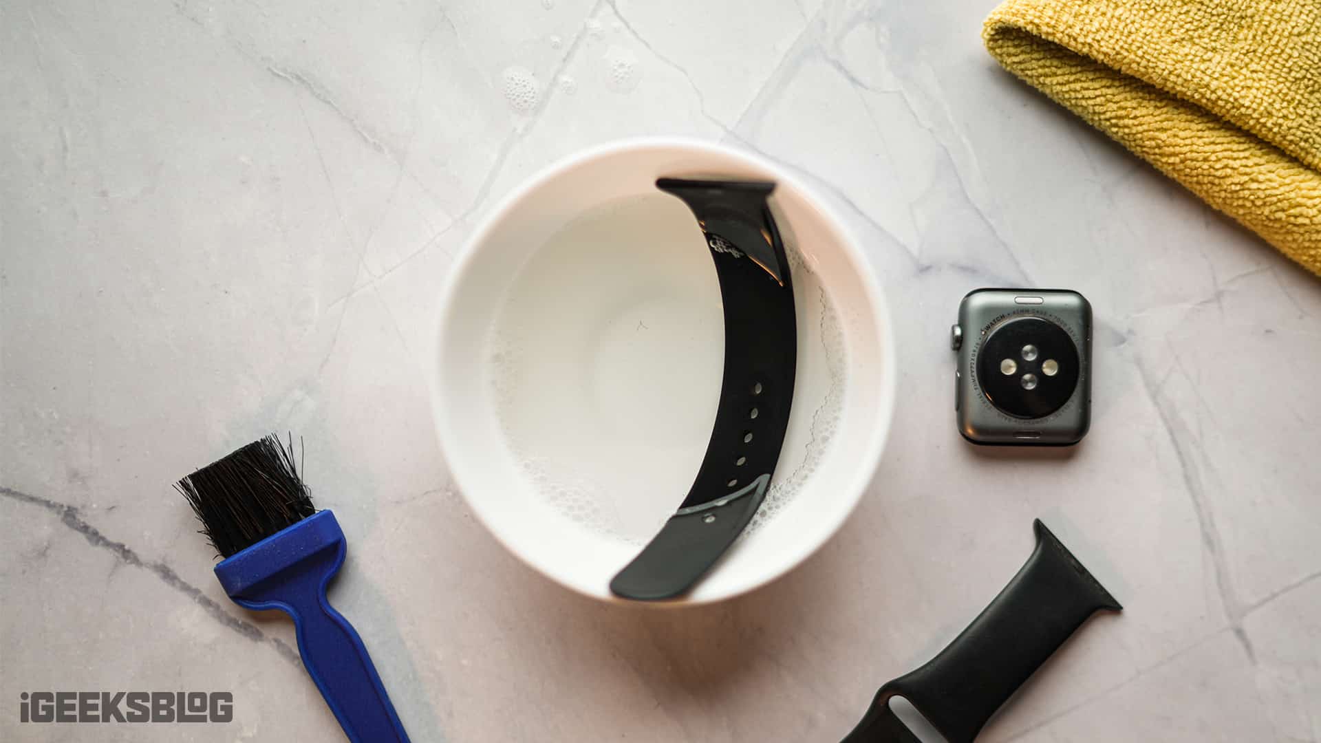 Figuring out how to clean silicone watch band? Try these effective methods for tough stains and dirt.