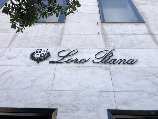 Where is the Loro Piana SF store? Find the boutique location easily in San Francisco.