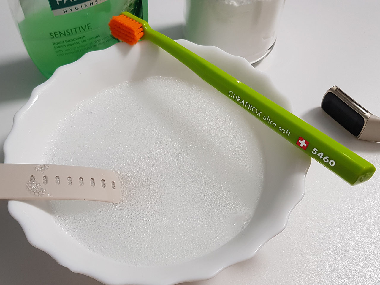 Figuring out how to clean silicone watch band? Try these effective methods for tough stains and dirt.