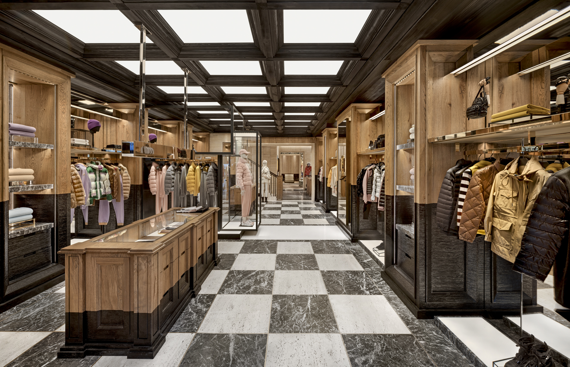 Your complete shopping guide for Moncler Chicago (Tips for a luxury experience and finding top items)
