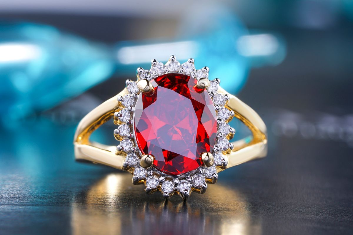 Thinking are there no more red diamonds around (We explain the honest facts about their scarcity and value)