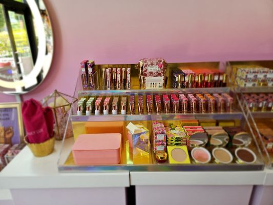 Is Winky Lux Nashville worth the visit? Discover why this cute store is a local favorite!