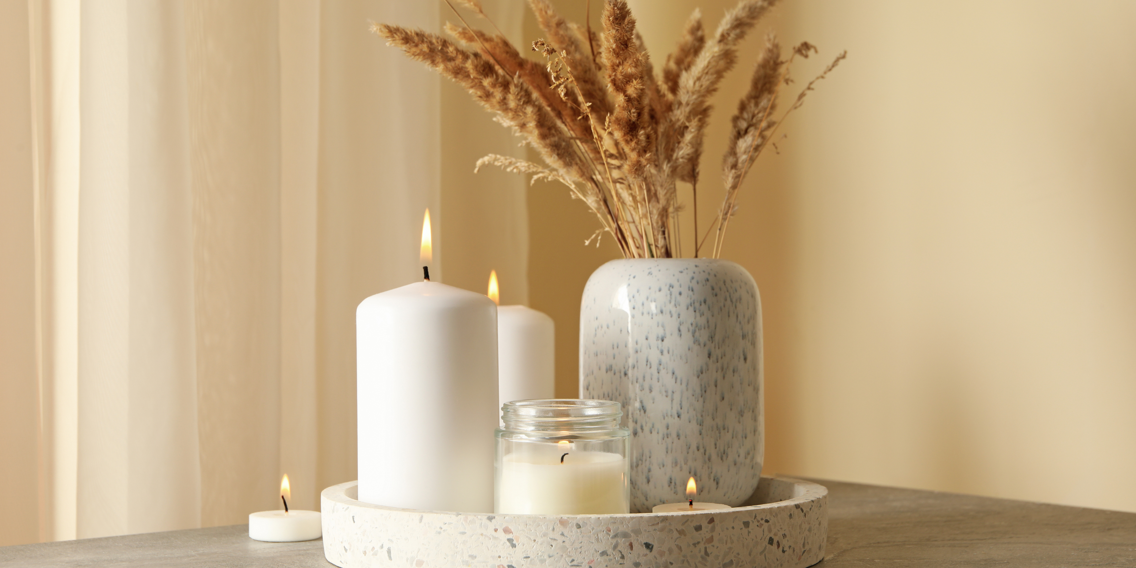 How to pick the perfect candle versace: Simple tips for choosing amazing home scents easily.
