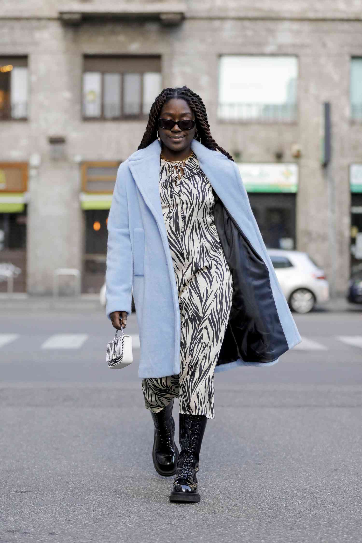 Trendy & Warm: Combat Boot Outfit Guide for Cold Days 2024