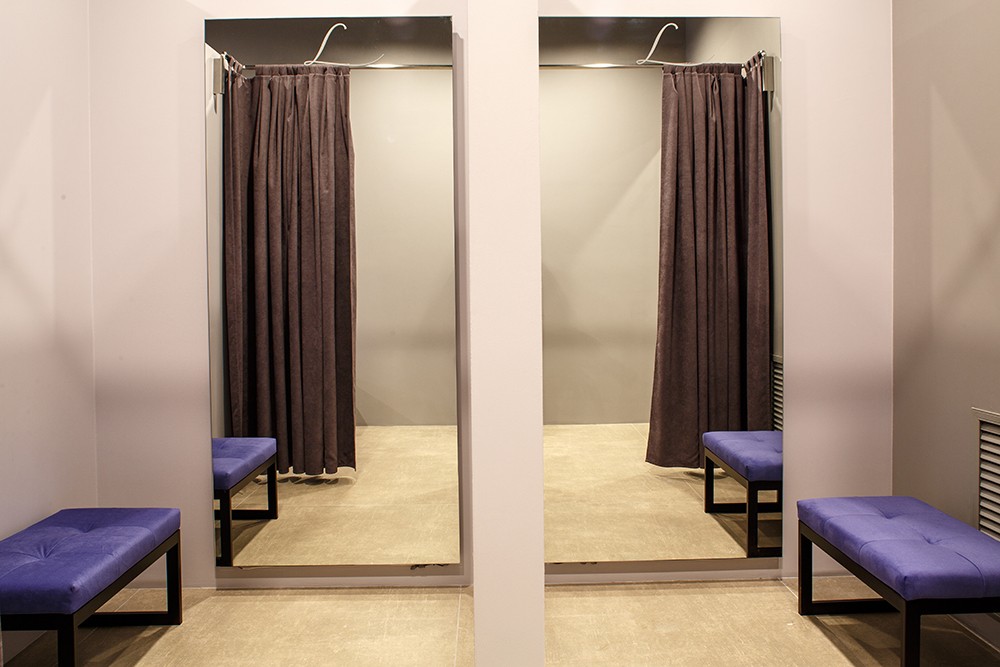 Flashing Dressing Room Security: How to Stay Safe While Shopping.