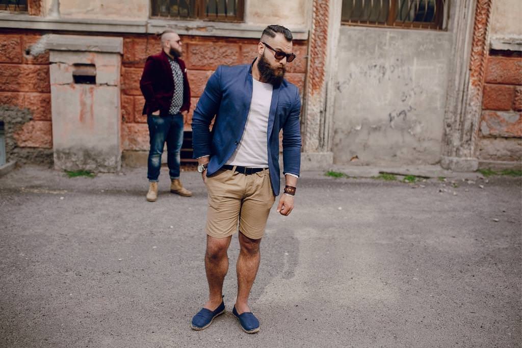 Want to nail Paris summer fashion men? Heres how you can dress like a cool Parisian.