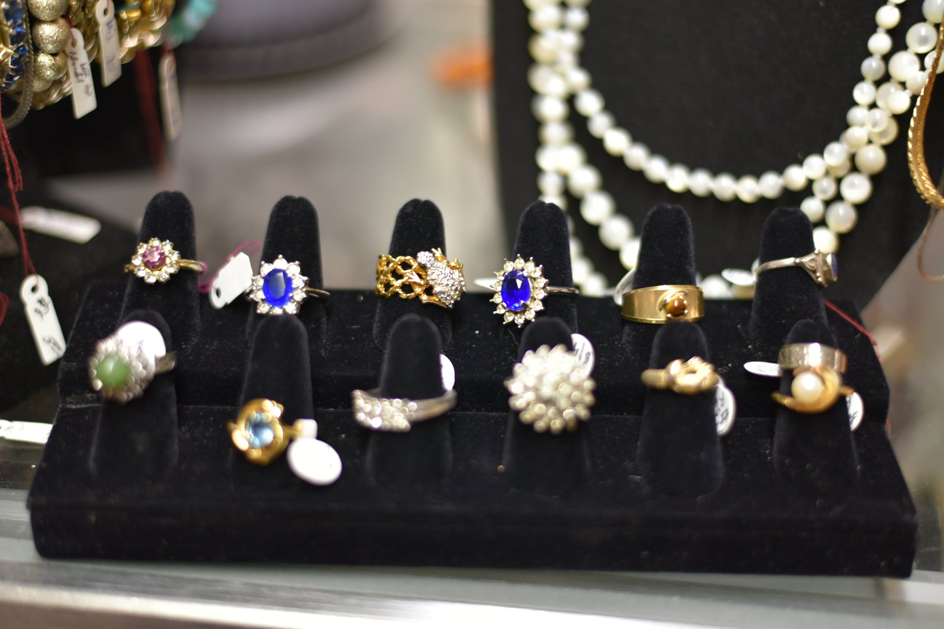 Is my discovered jewelry actually valuable? Learn simple ways experts identify these hidden gems.