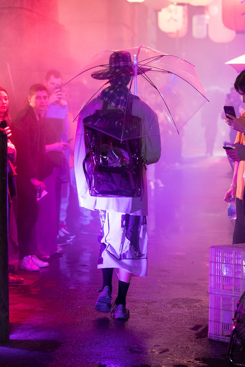 What are the must-have futuristic female clothing items? Check out these inspiring ideas for your wardrobe!