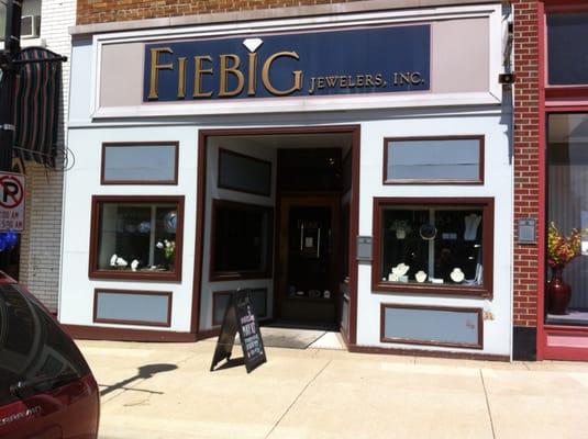 Where can you buy genuine fiebig jewelers pieces? (Discover the official places to shop safely!)