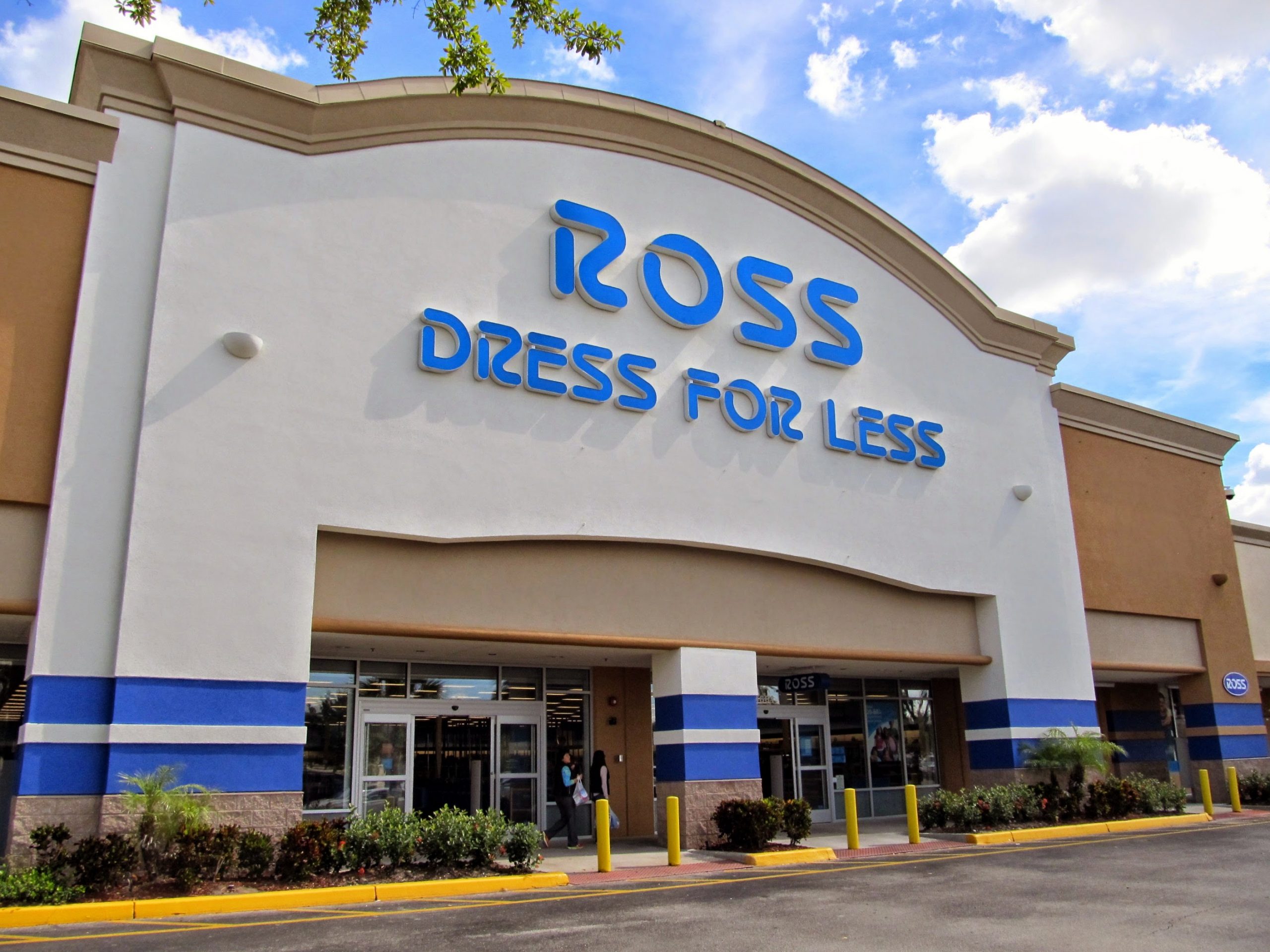 What Are Ross Sunday Store Hours? A Quick Guide.
