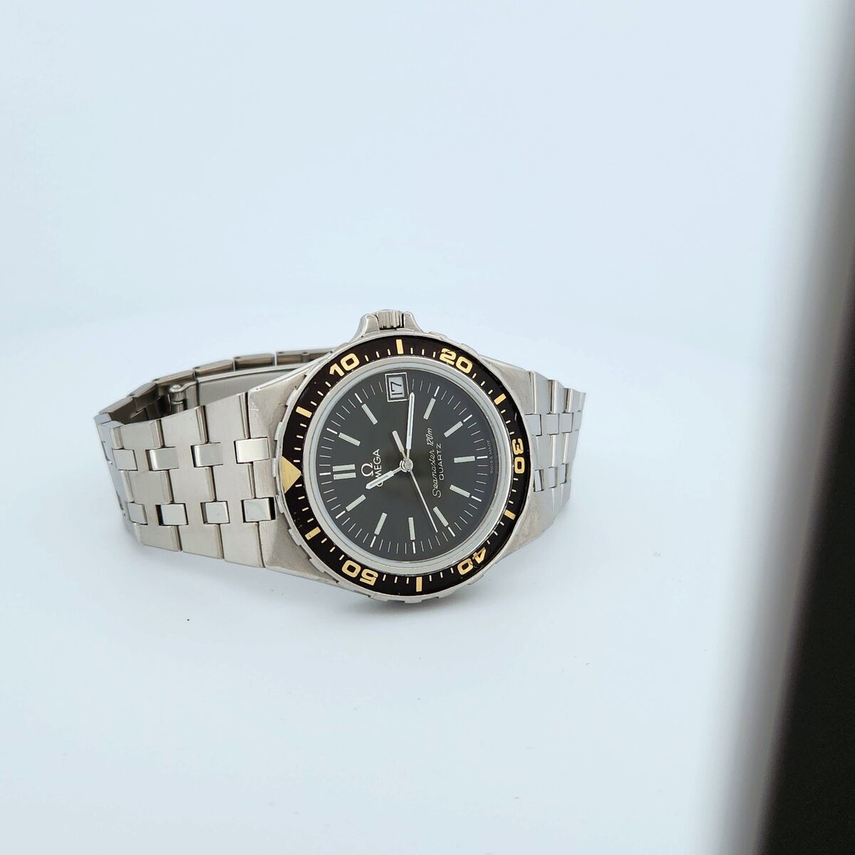 What is the Seamaster 120 Omega all about? (Learn the basics of this classic Omega dive watch)