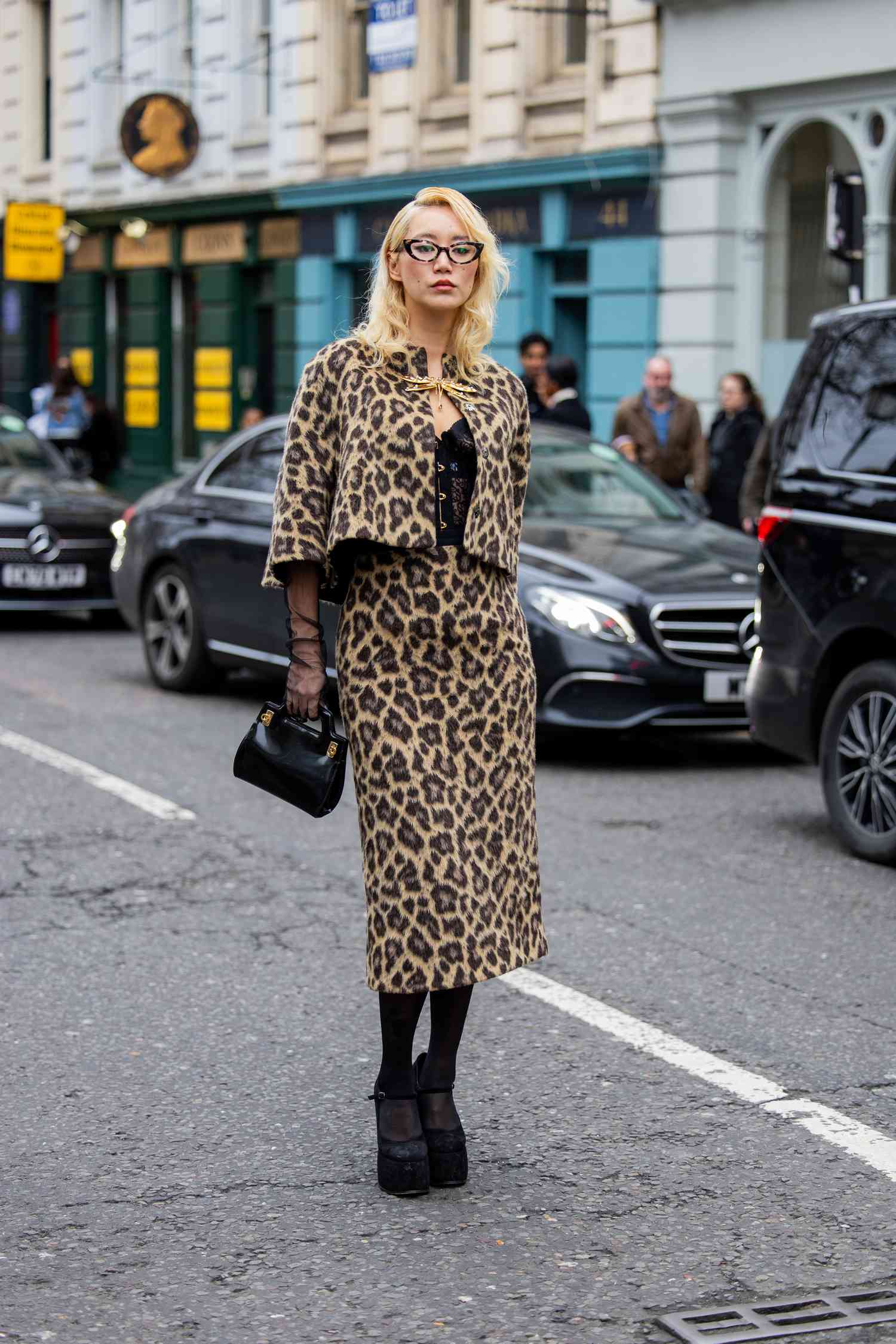 How To Wear A Leopard Costume Girl Outfit With These Easy Styling Tips