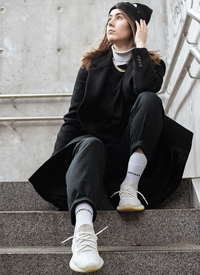 How to rock yeezys like your fav celebs? Simple style tips for everyone.