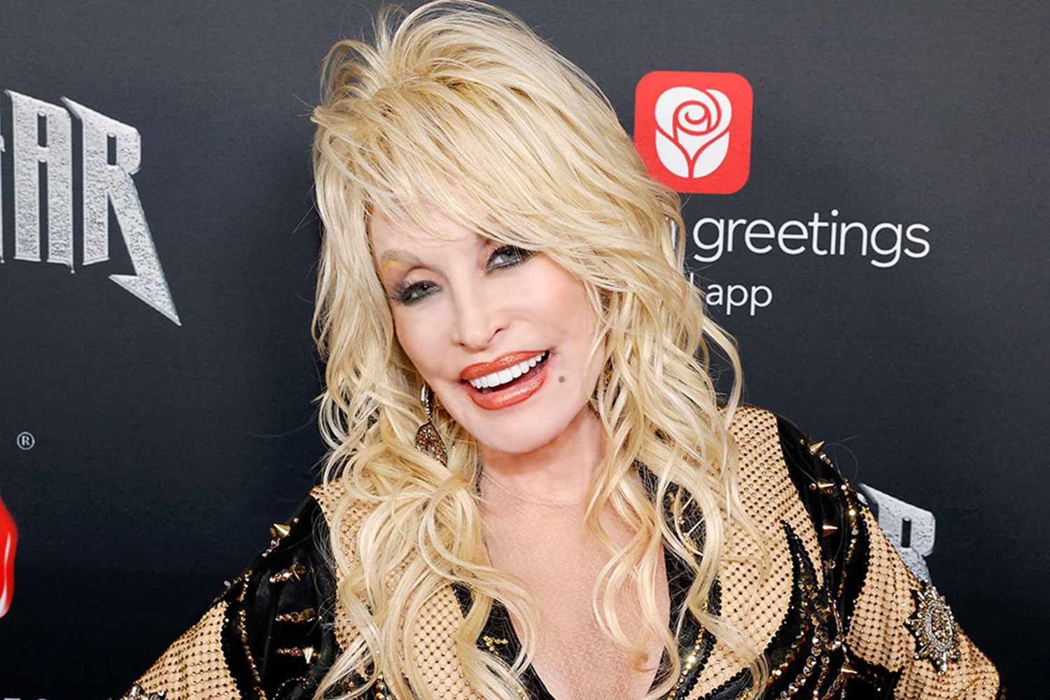 How tall is Dolly Parton? The answer might surprise fans!