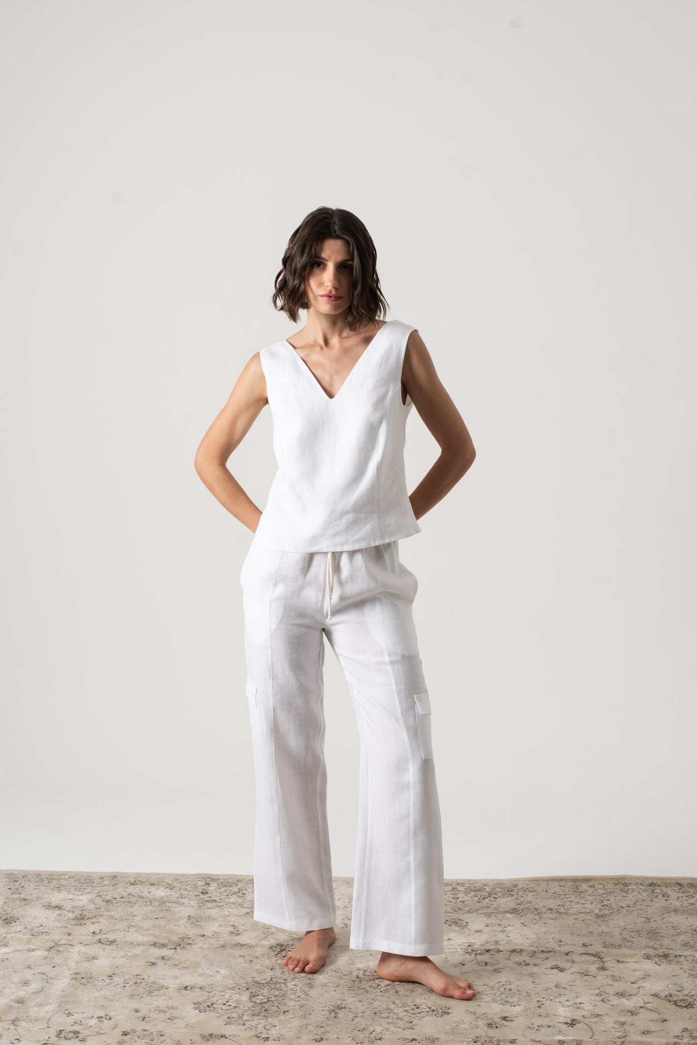 White linen pants outfit combinations: Quick pairings for hot weather!