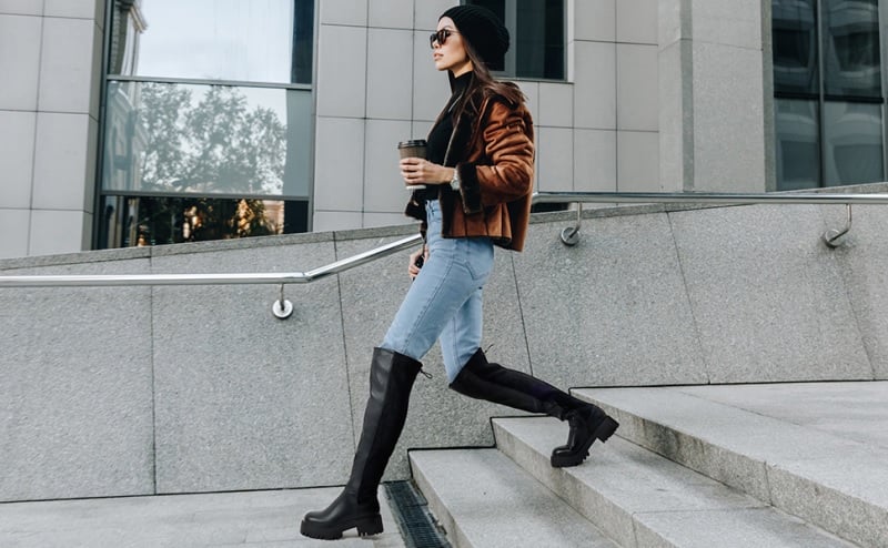 How to wear jeans with high boots: Simple tips for a perfect outfit.
