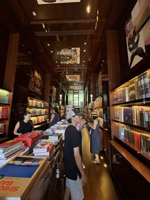 Taschen Beverly Hills Location Details Directions Parking Info