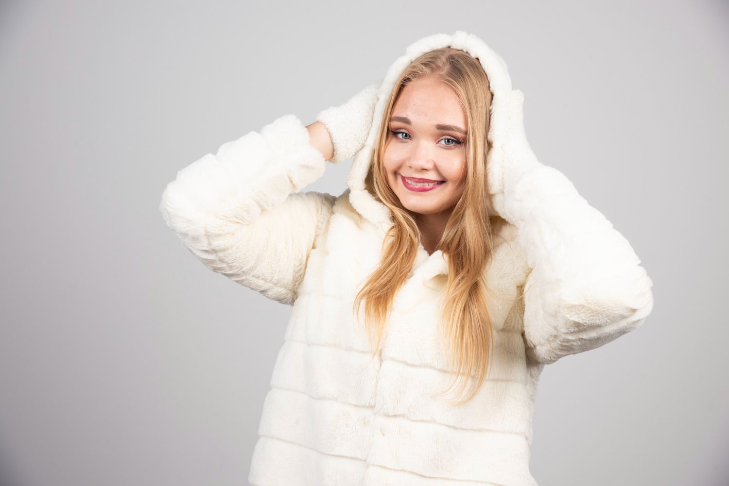 Where to find white fur coat costume ideas cheap? Top 10 budget-friendly sources now!