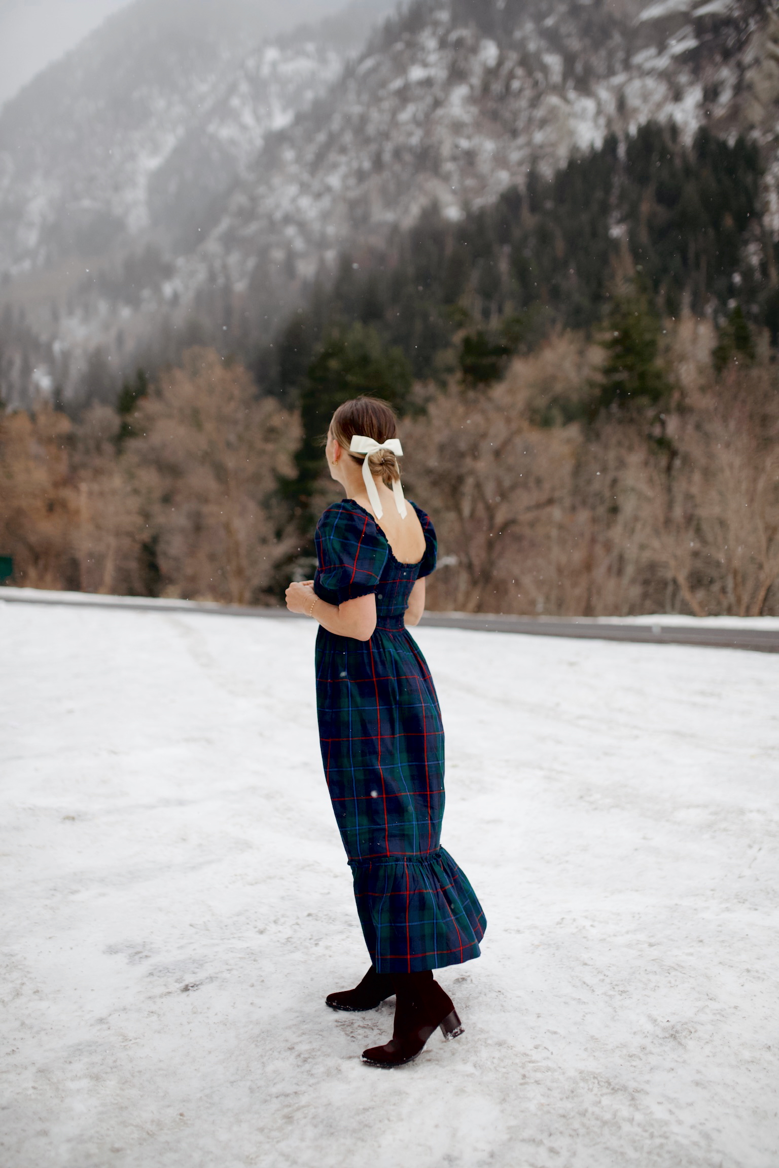 Best Ways to Wear Dresses with Boots Simple Style Guide