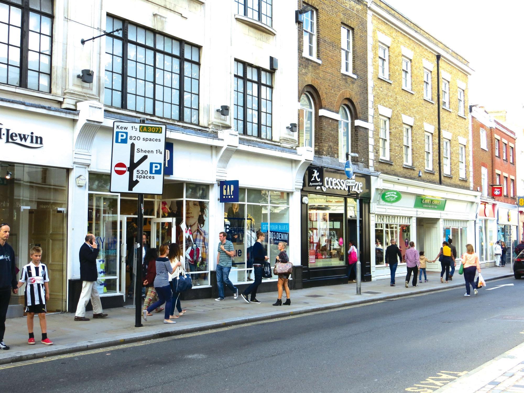 Future of American high street? See how local shops adapt to survive now!