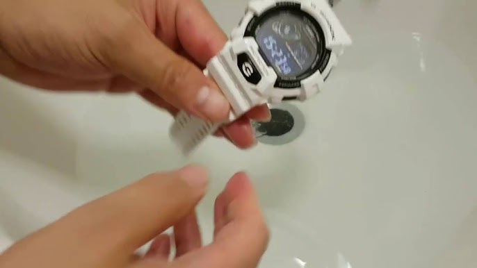 White G Shock Watches Care Guide: Keep Them Looking New (Easy Steps!)